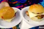 Mr. Burger!!  বড় এক পিস চিকেনের টুকরা, মায়ো আর সসের সমারোহে খুবই মজাদার এই বার্গার
